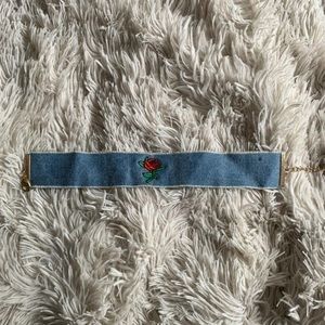 Rose choker